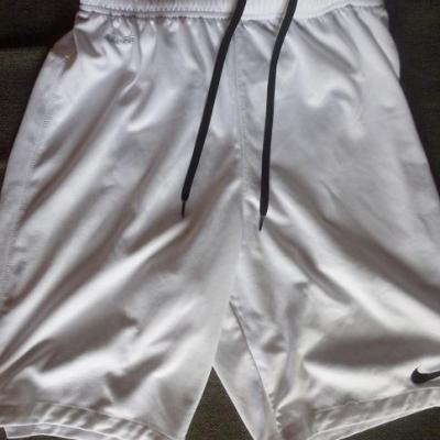 Short NIKE (taille M)