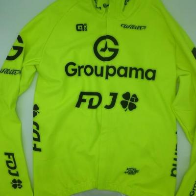 Maillot de pluie GROUPAMA-FDJ 2025 (taille M, fluo)